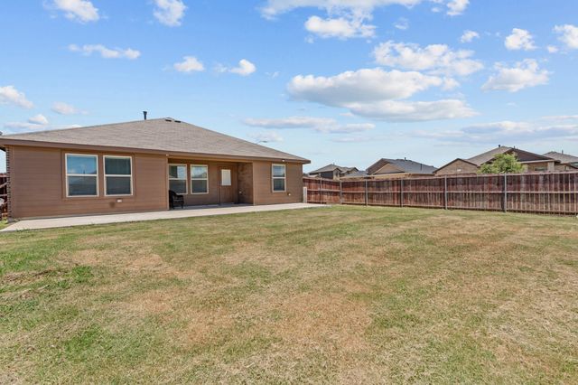 9901 Huntersville Trail, Fort Worth, TX 76108