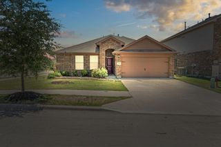 9901 Huntersville Trail, Fort Worth, TX 76108
