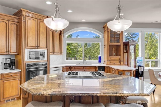 22410 McMurray Shore Drive, Mount Vernon, WA 98274