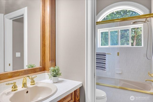 22410 McMurray Shore Drive, Mount Vernon, WA 98274