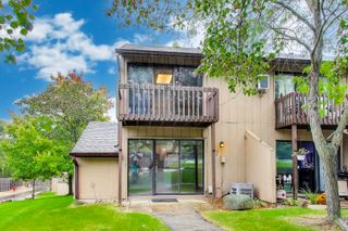 13 Saint Thomas Colony 7, Fox Lake, IL 60020