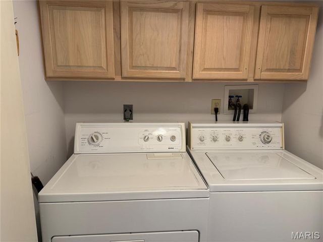 585 Coeur De Royale Drive 207, Creve Coeur, MO 63141