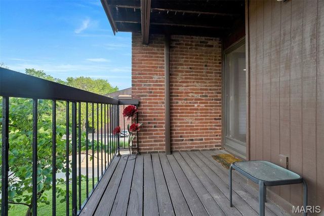 585 Coeur De Royale Drive 207, Creve Coeur, MO 63141