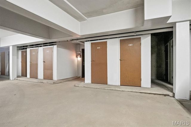 585 Coeur De Royale Drive 207, Creve Coeur, MO 63141