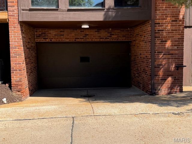 585 Coeur De Royale Drive 207, Creve Coeur, MO 63141