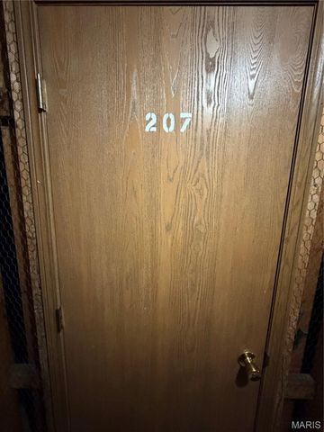 585 Coeur De Royale Drive 207, Creve Coeur, MO 63141