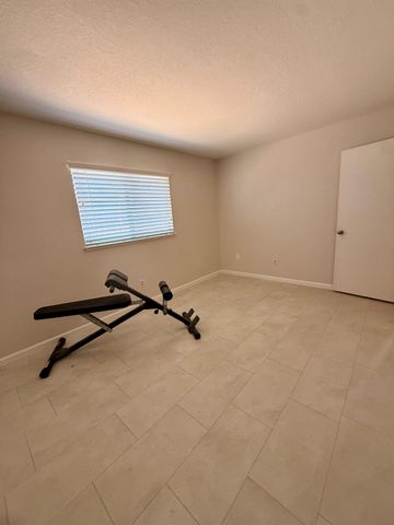 1019 Miwok Dr, Lodi, CA 95240