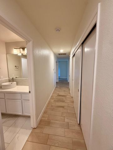 1019 Miwok Dr, Lodi, CA 95240