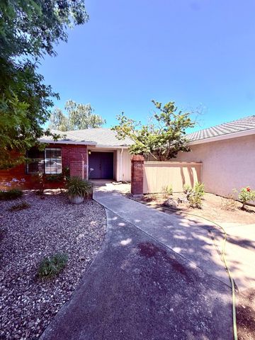 1019 Miwok Dr, Lodi, CA 95240