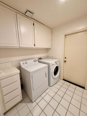 1019 Miwok Dr, Lodi, CA 95240