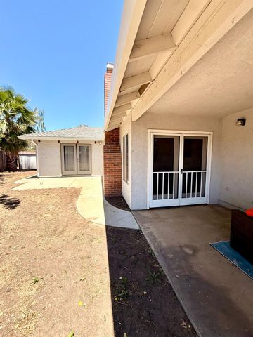 1019 Miwok Dr, Lodi, CA 95240