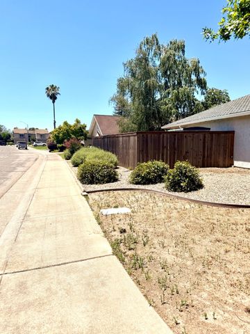 1019 Miwok Dr, Lodi, CA 95240