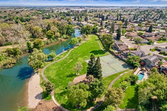 1019 Miwok Dr, Lodi, CA 95240