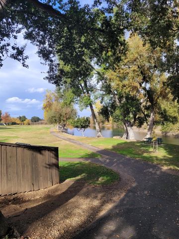 1019 Miwok Dr, Lodi, CA 95240