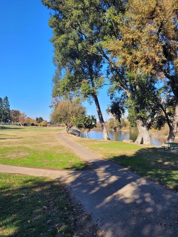 1019 Miwok Dr, Lodi, CA 95240
