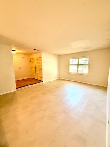 1019 Miwok Dr, Lodi, CA 95240