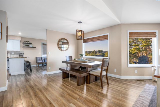 3501 S Quillan Ct, Kennewick, WA 99337