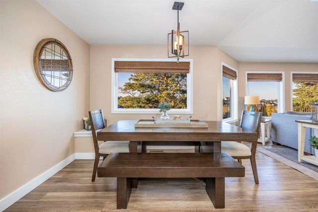 3501 S Quillan Ct, Kennewick, WA 99337