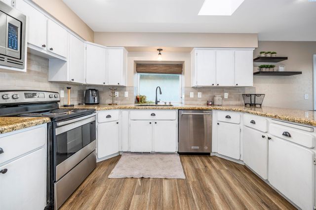 3501 S Quillan Ct, Kennewick, WA 99337