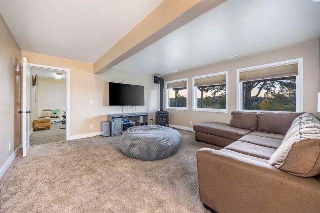 3501 S Quillan Ct, Kennewick, WA 99337