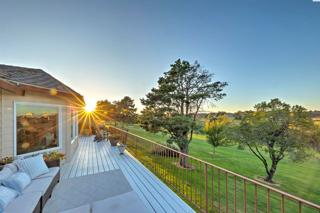 3501 S Quillan Ct, Kennewick, WA 99337