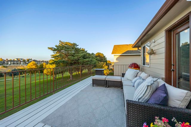 3501 S Quillan Ct, Kennewick, WA 99337