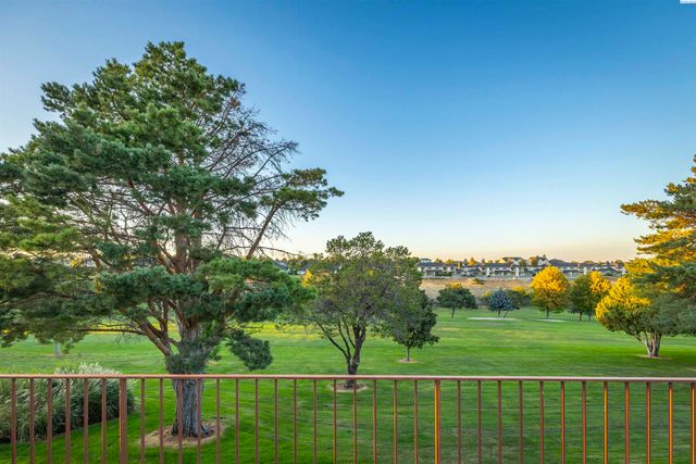 3501 S Quillan Ct, Kennewick, WA 99337