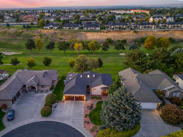 3501 S Quillan Ct, Kennewick, WA 99337