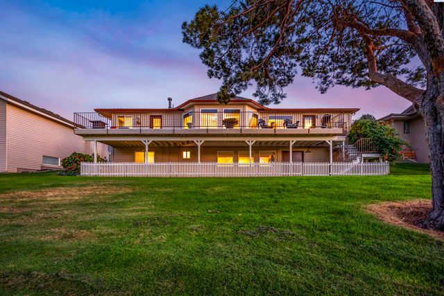 3501 S Quillan Ct, Kennewick, WA 99337