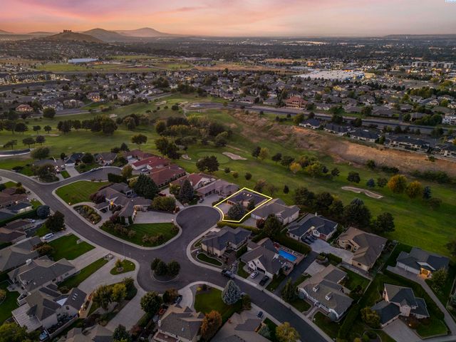 3501 S Quillan Ct, Kennewick, WA 99337