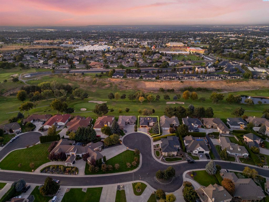 3501 S Quillan Ct, Kennewick, WA 99337