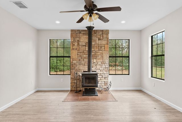 289 PR 7819, Hawkins, TX 75765