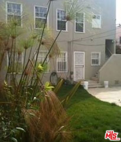 611 N Beachwood Drive, Los Angeles, CA 90004