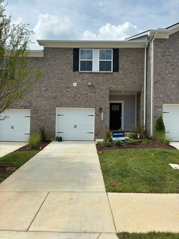 7158 Cedarcrest Ln, Fairview, TN 37062