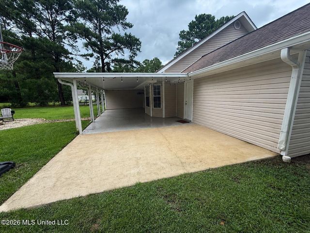 16023 Old Joe Moran Road, Kiln, MS 39556