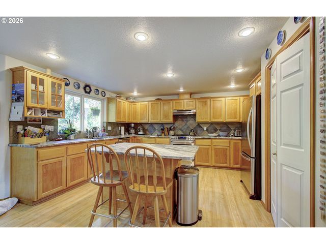 948 EDINBURGH Ct, Kelso, WA 98626