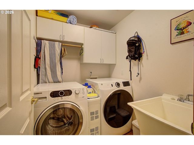 948 EDINBURGH Ct, Kelso, WA 98626