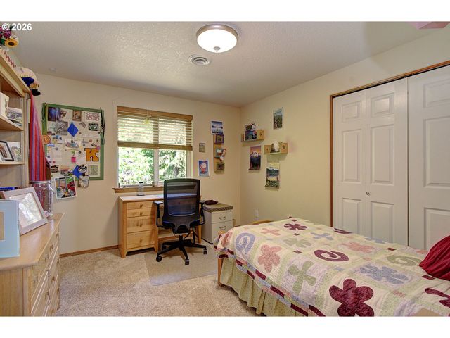 948 EDINBURGH Ct, Kelso, WA 98626