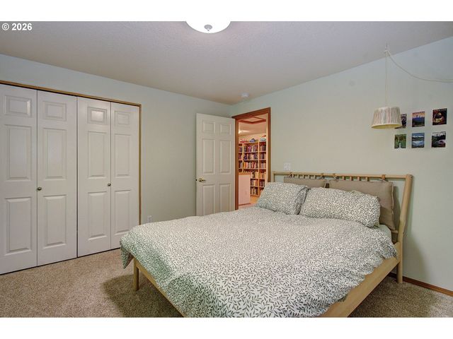 948 EDINBURGH Ct, Kelso, WA 98626