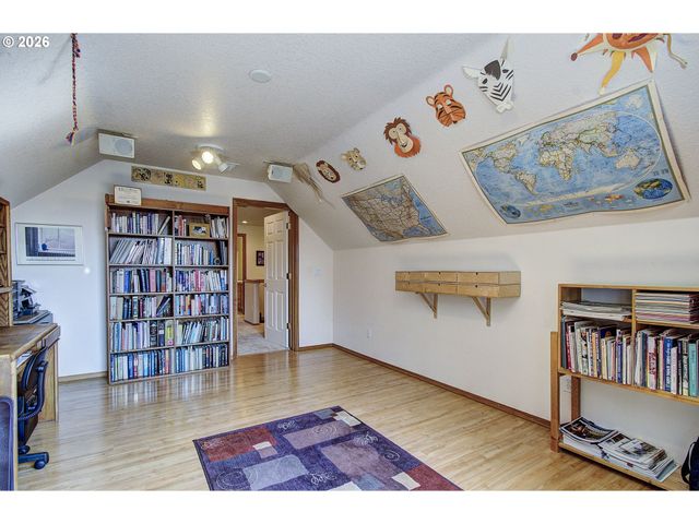 948 EDINBURGH Ct, Kelso, WA 98626