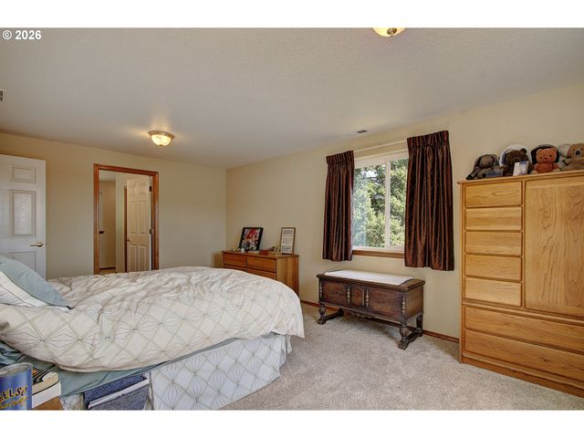 948 EDINBURGH Ct, Kelso, WA 98626