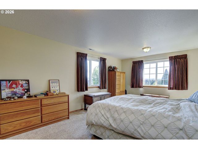 948 EDINBURGH Ct, Kelso, WA 98626