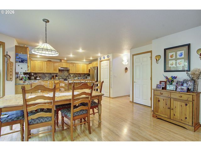 948 EDINBURGH Ct, Kelso, WA 98626