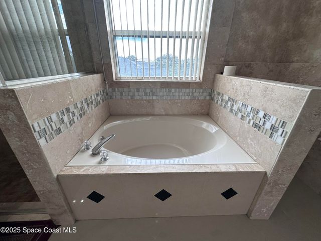 2893 Glasbern Circle, Melbourne, FL 32904
