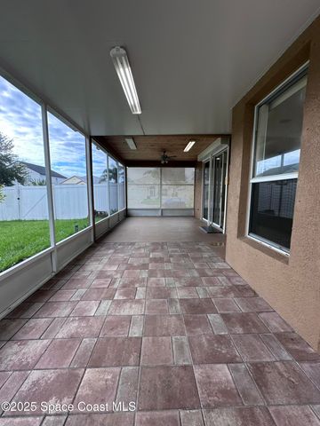 2893 Glasbern Circle, Melbourne, FL 32904