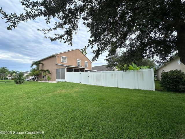 2893 Glasbern Circle, Melbourne, FL 32904