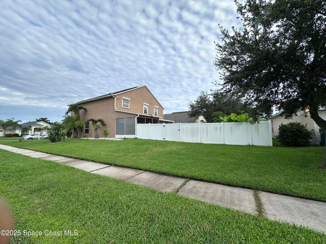 2893 Glasbern Circle, Melbourne, FL 32904