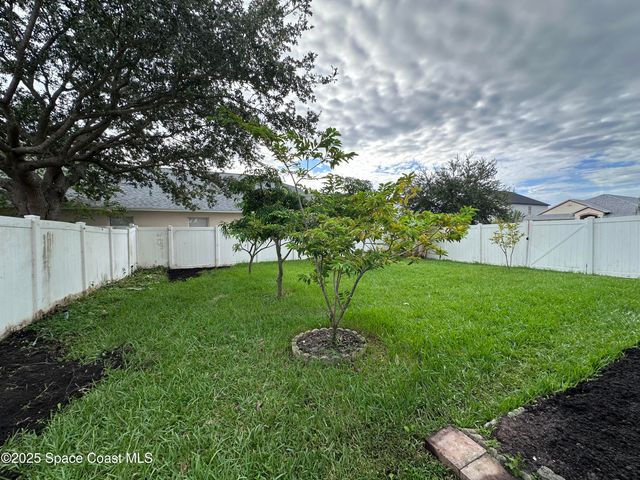 2893 Glasbern Circle, Melbourne, FL 32904