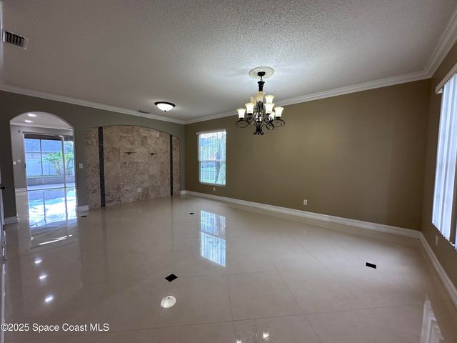 2893 Glasbern Circle, Melbourne, FL 32904