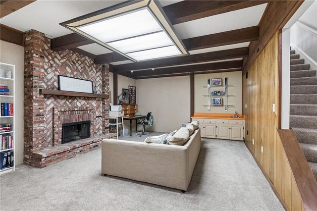 8741 Riggs Circle, Overland Park, KS 66212